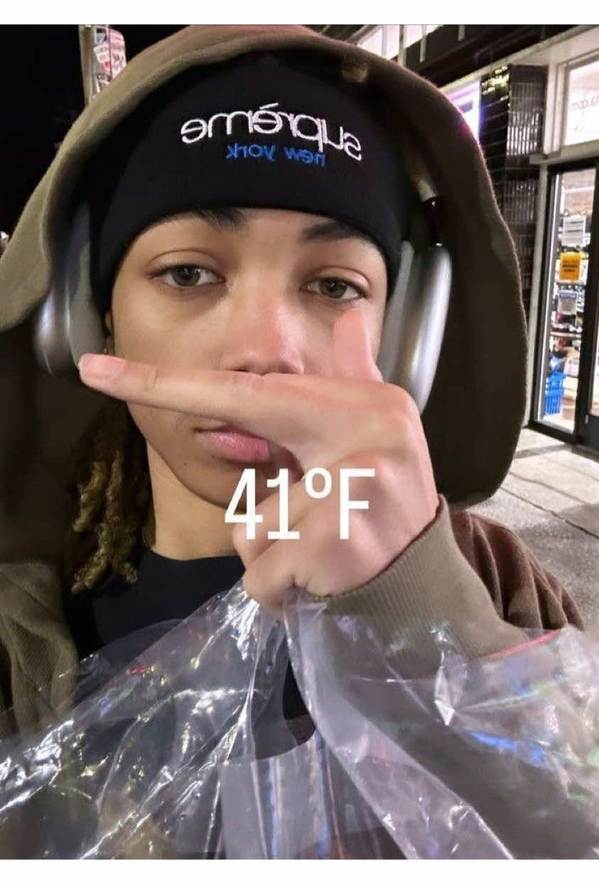 @⃟
