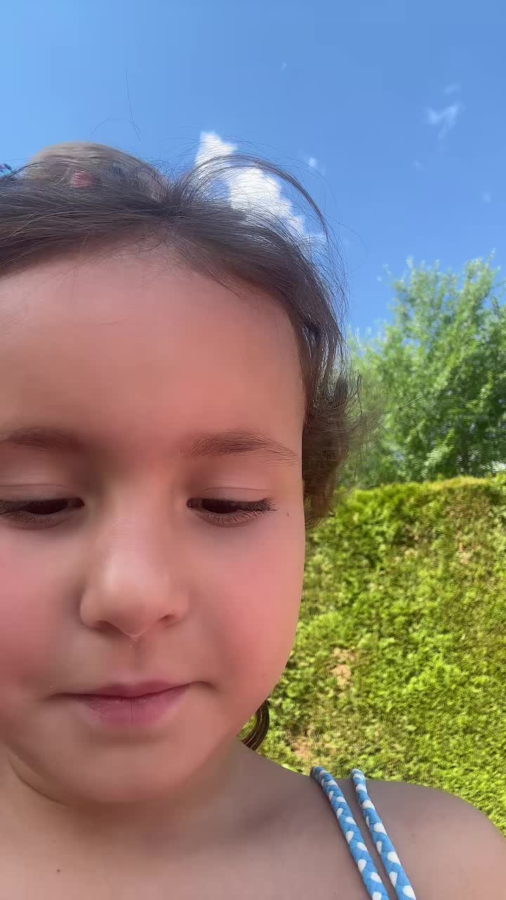 @carolinadecaro
