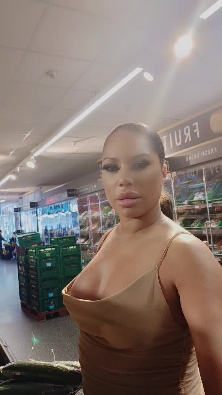 @Zahra Palmer aka The Body