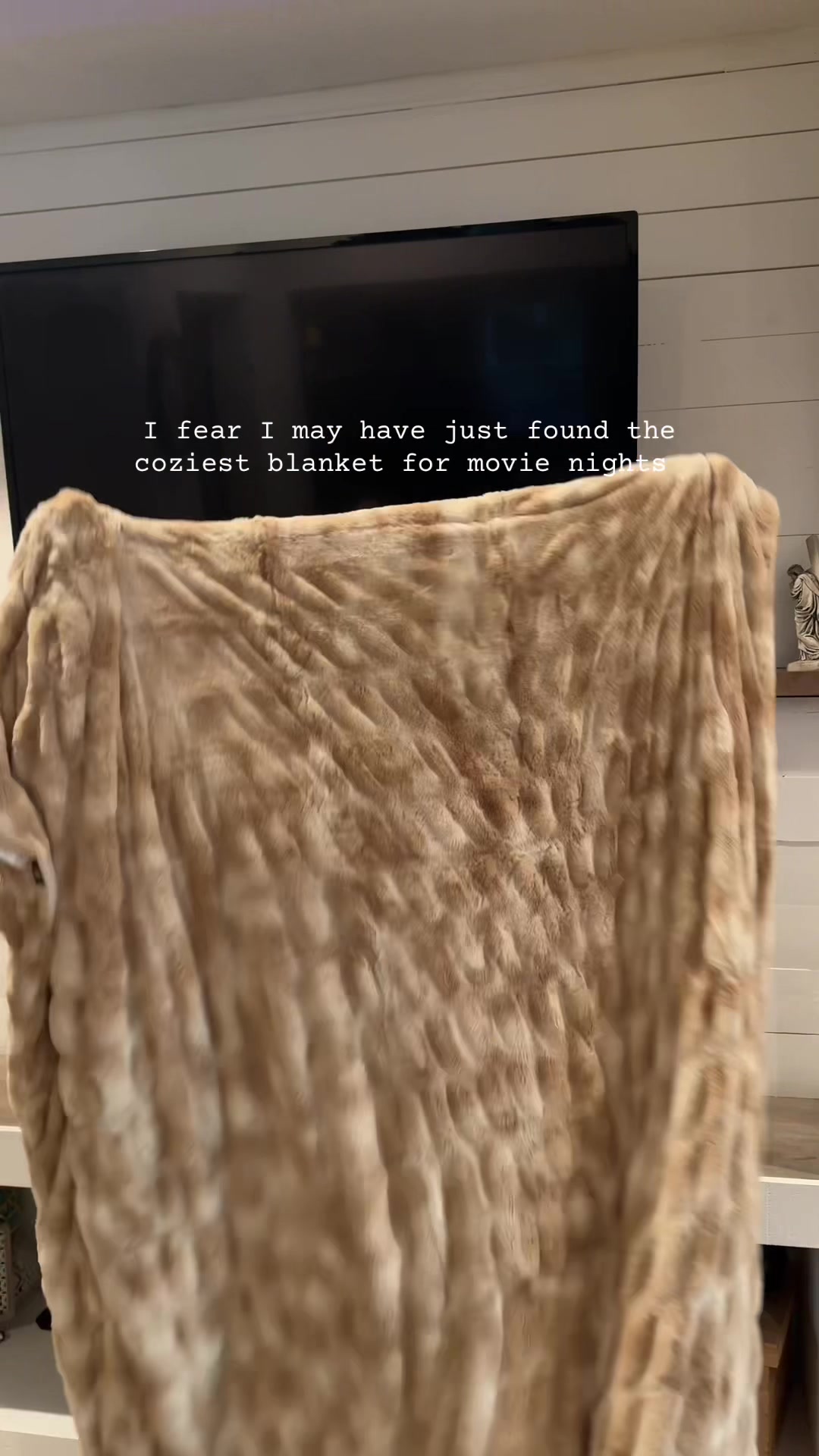 @ℂ𝕙𝕚𝕔𝕜𝕖𝕟𝔹𝕠𝕩𝔽𝕠𝕩💫