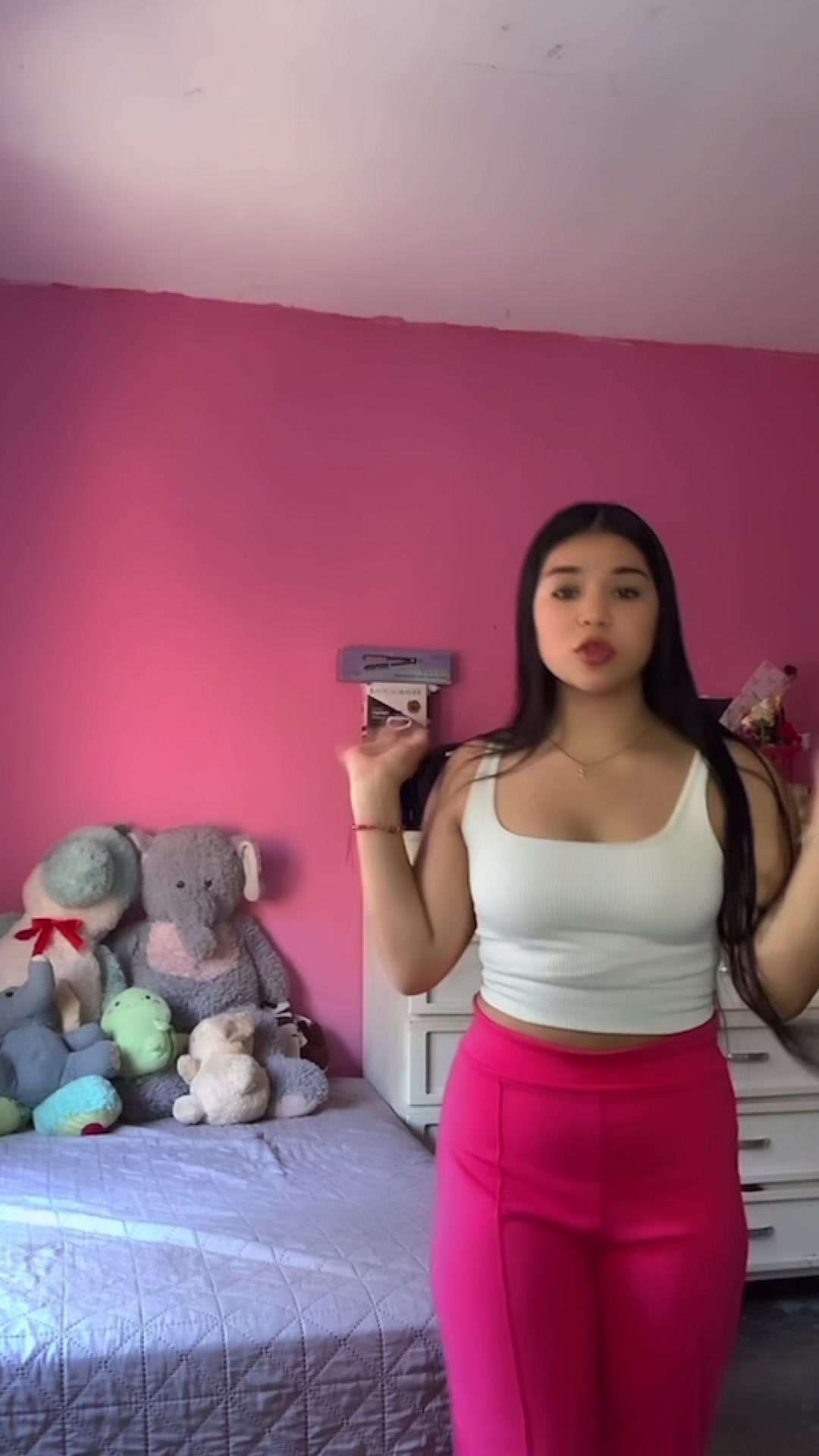 @Valeriavega20
