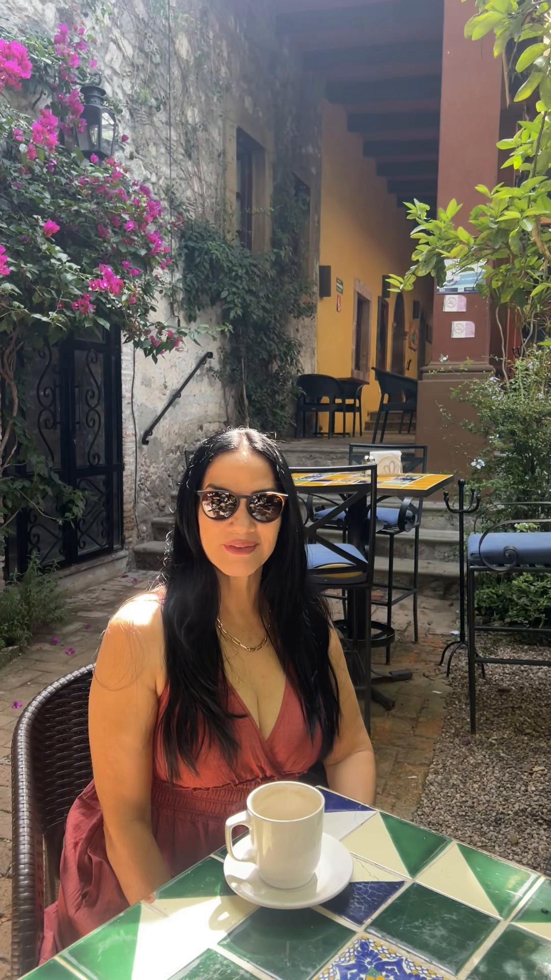 @Ana Lara