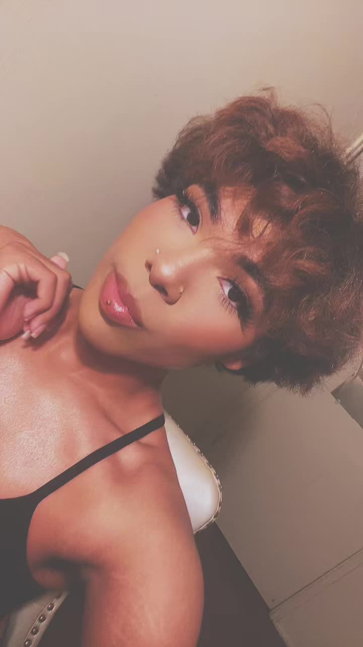 @queenbee💝
