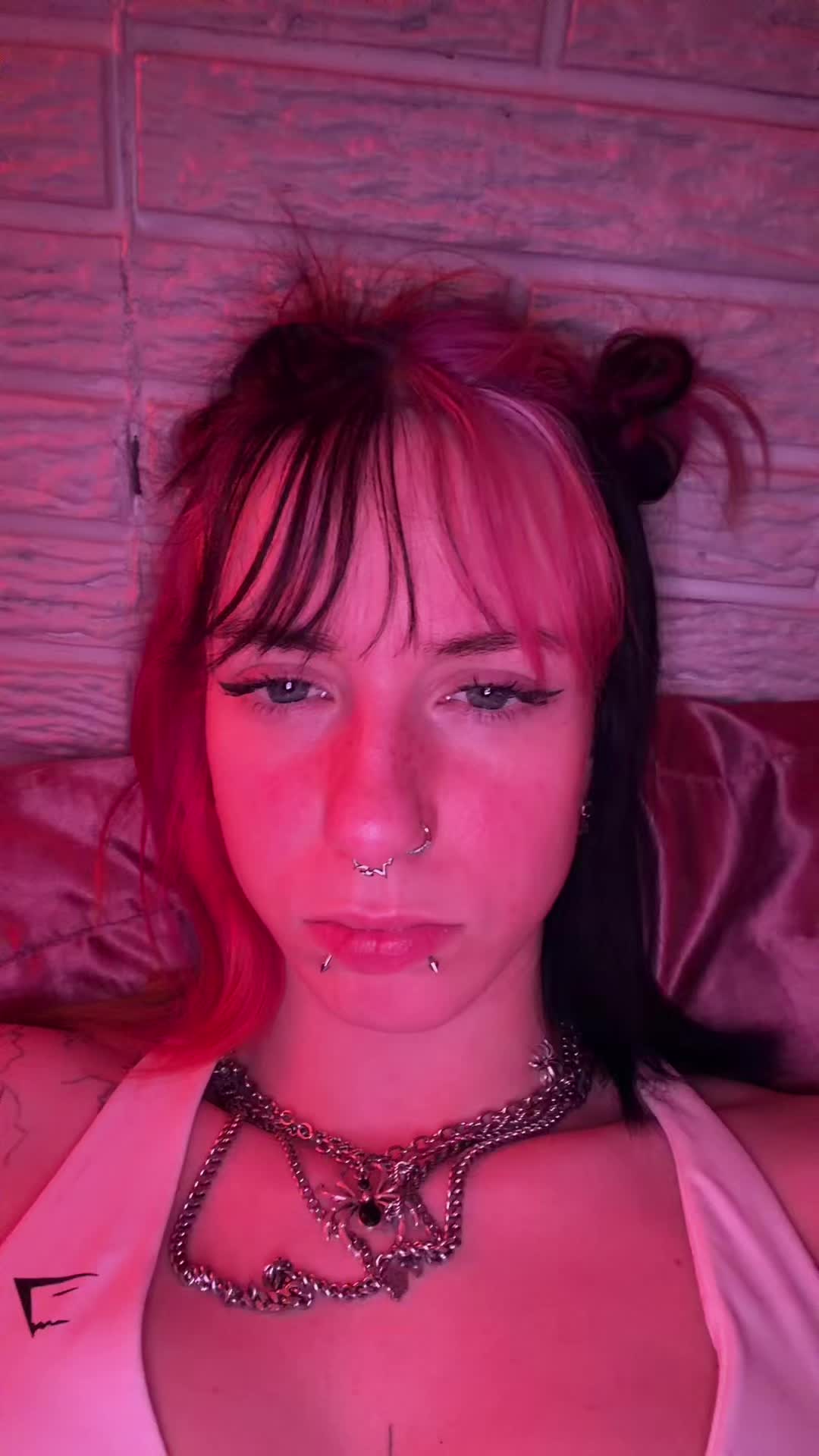 @𝔰𝔞𝔯𝔞𝔥𝔩𝔶𝔫𝔫