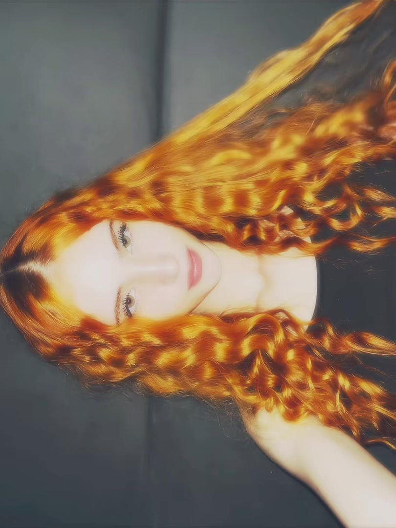 @𝐀🪽👩🏻🦰