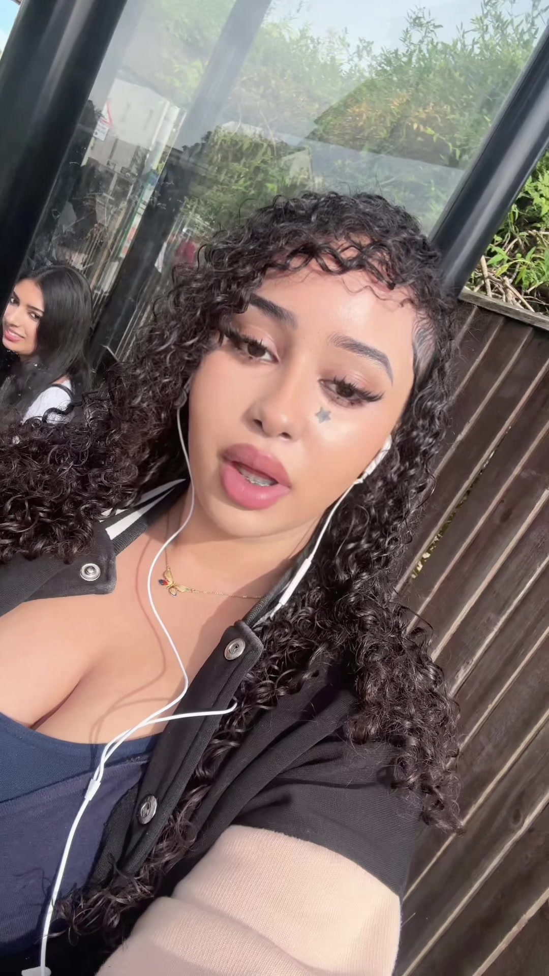 @!
