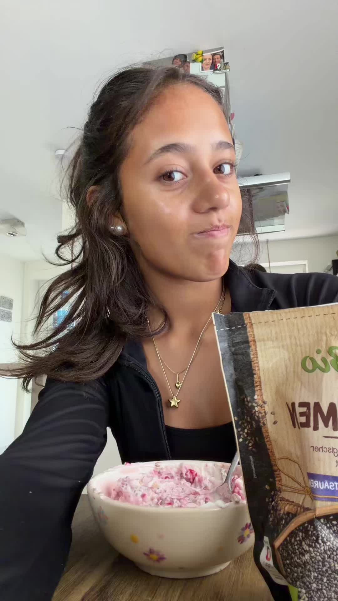 @Valentina🧁