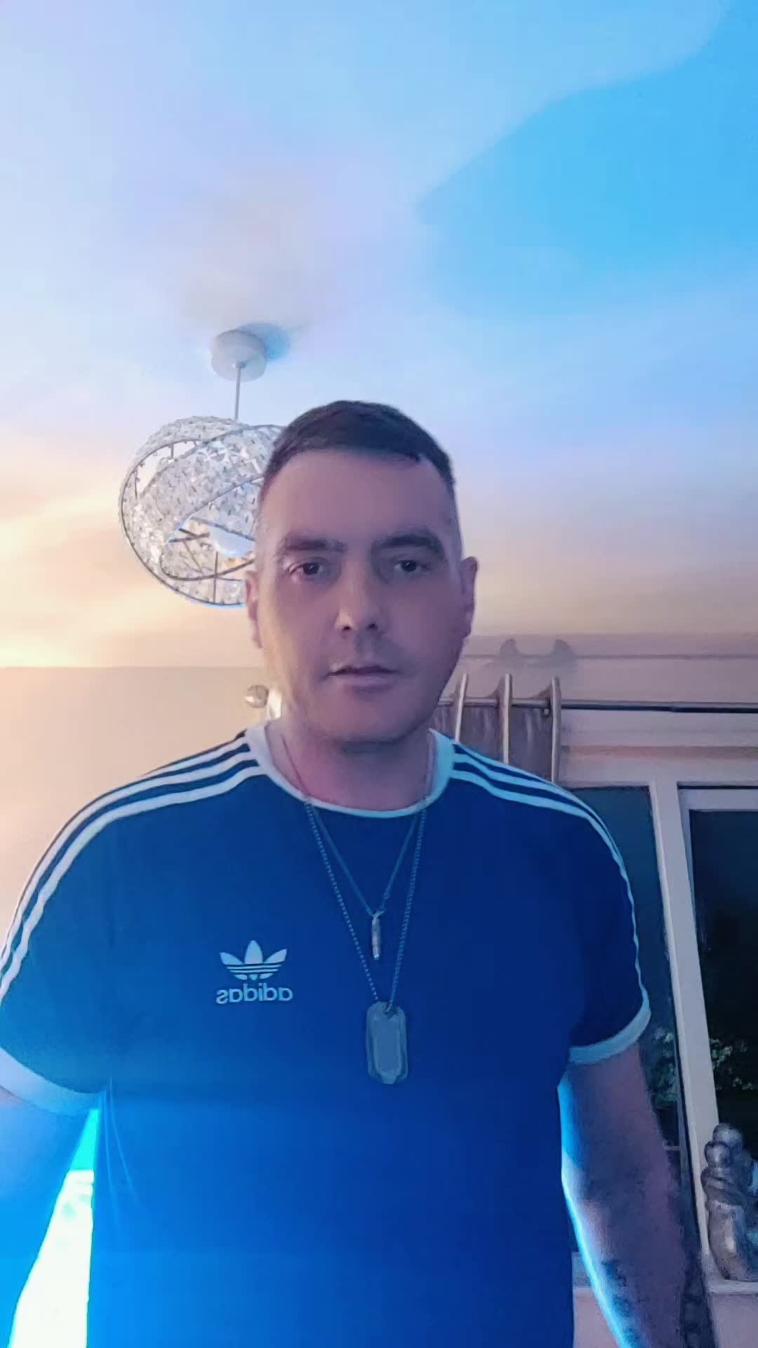 @Big Dee 🇬🇧🤝🏼🇨🇮 😉