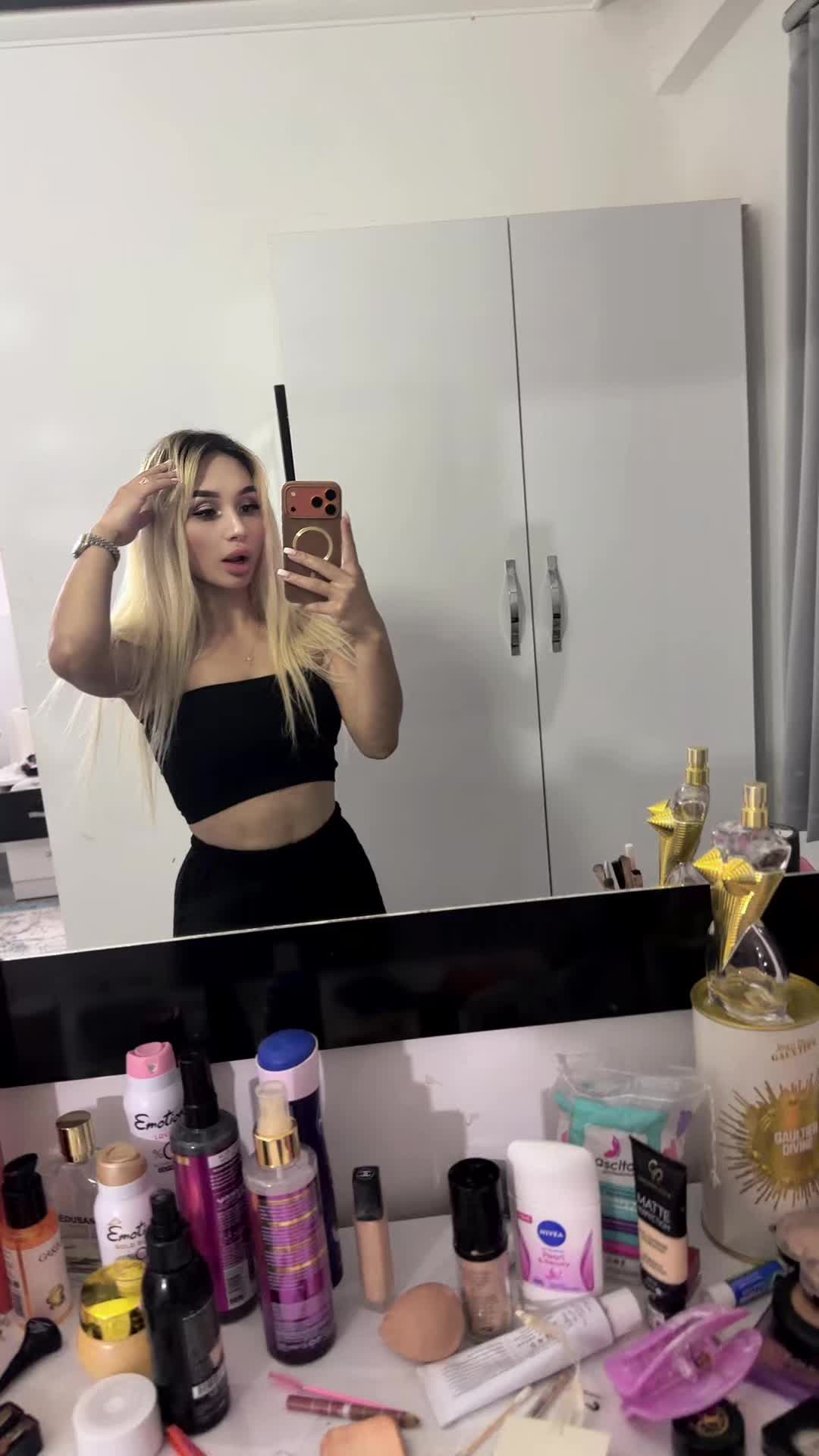 @Pari_110