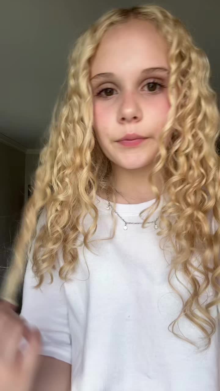 @mavrii