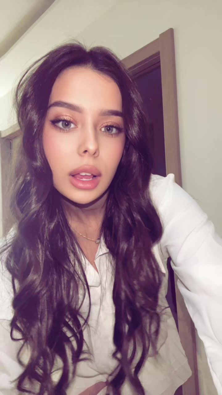@elyyyjeee