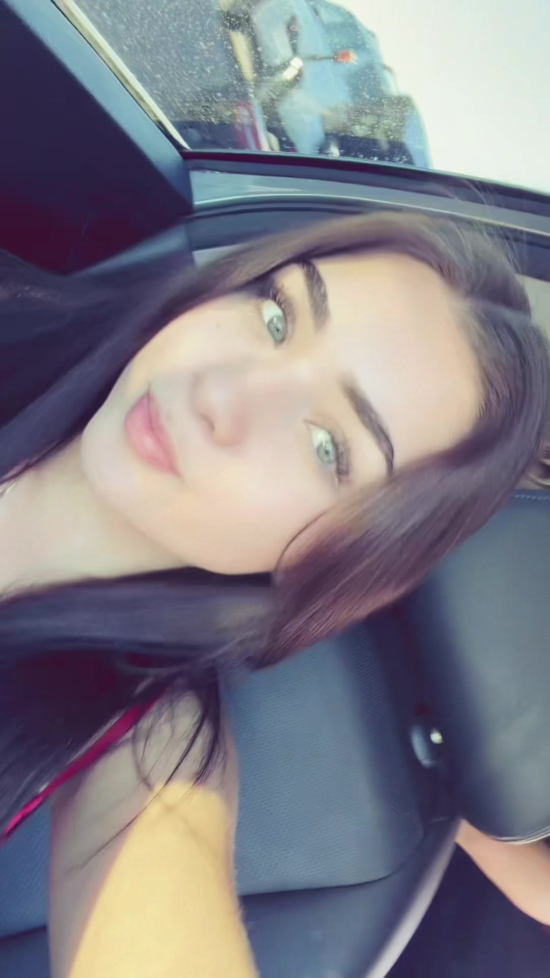 @daniela