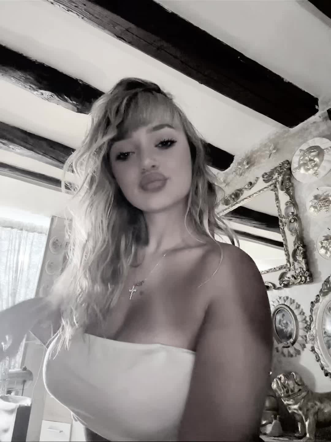 @erika