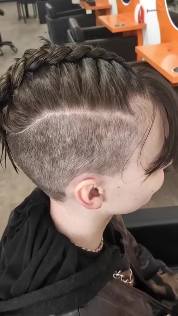 @Haircutgirls