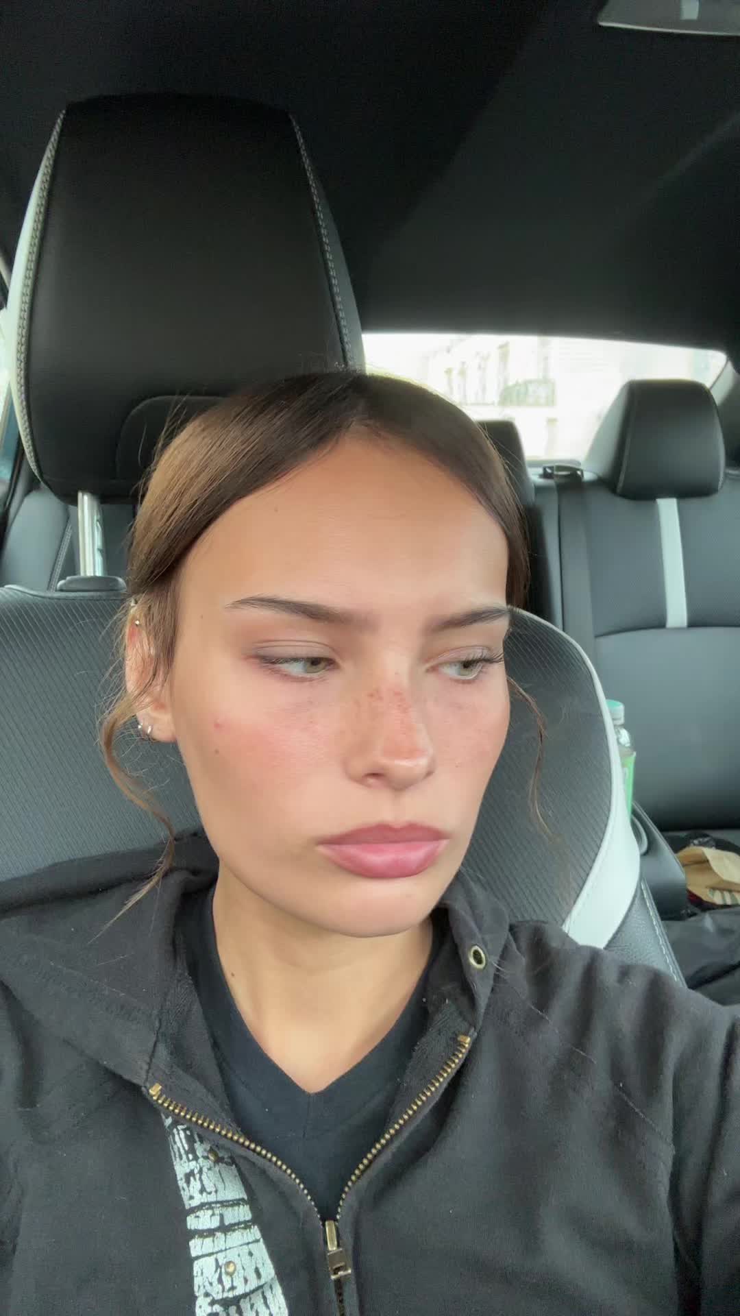 @:3