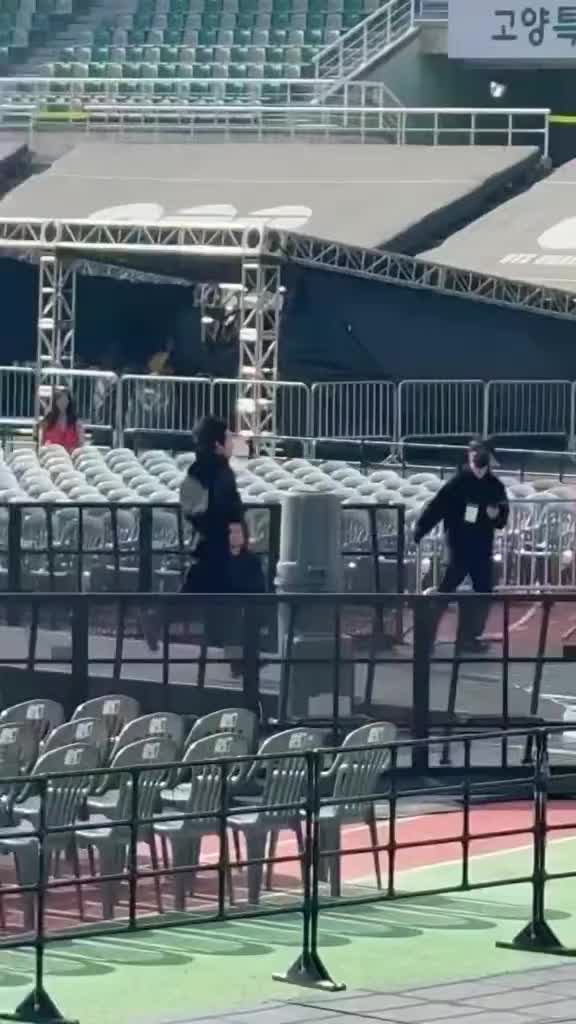 @linazubay