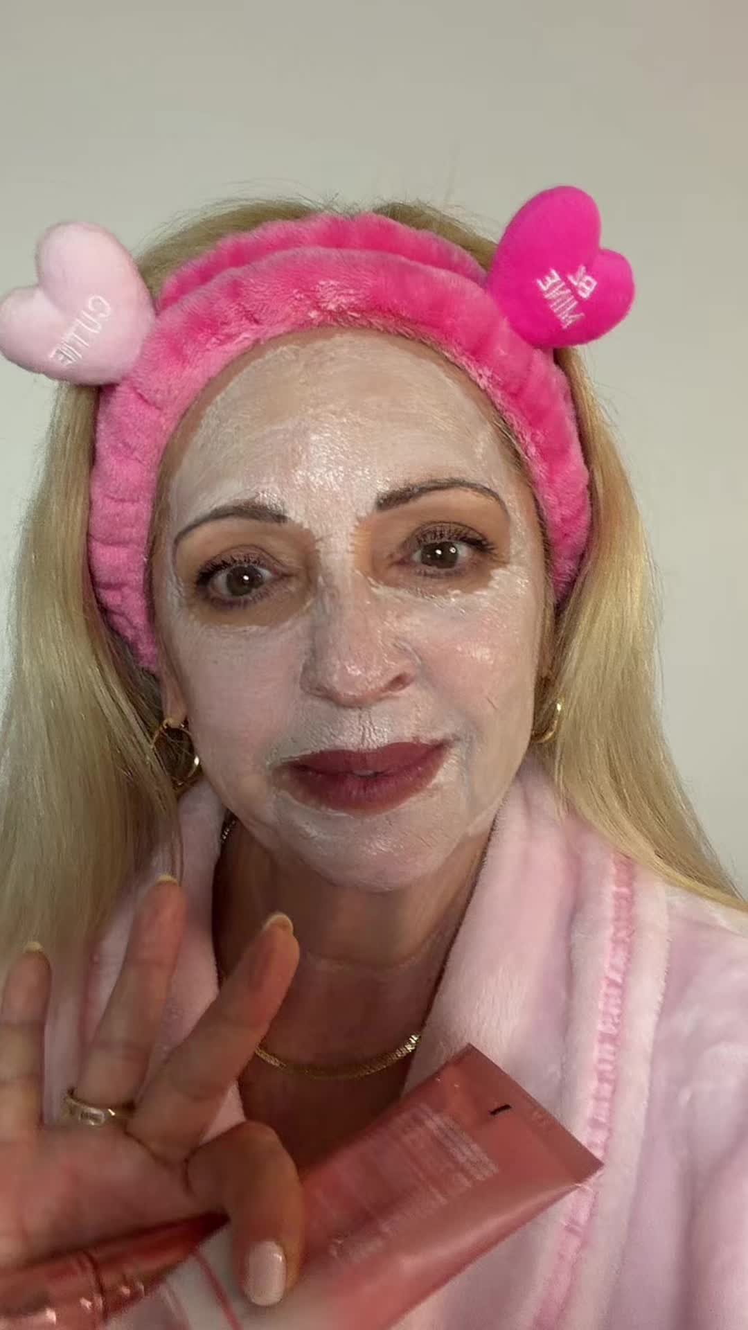 @Lisette | Beauty 50+