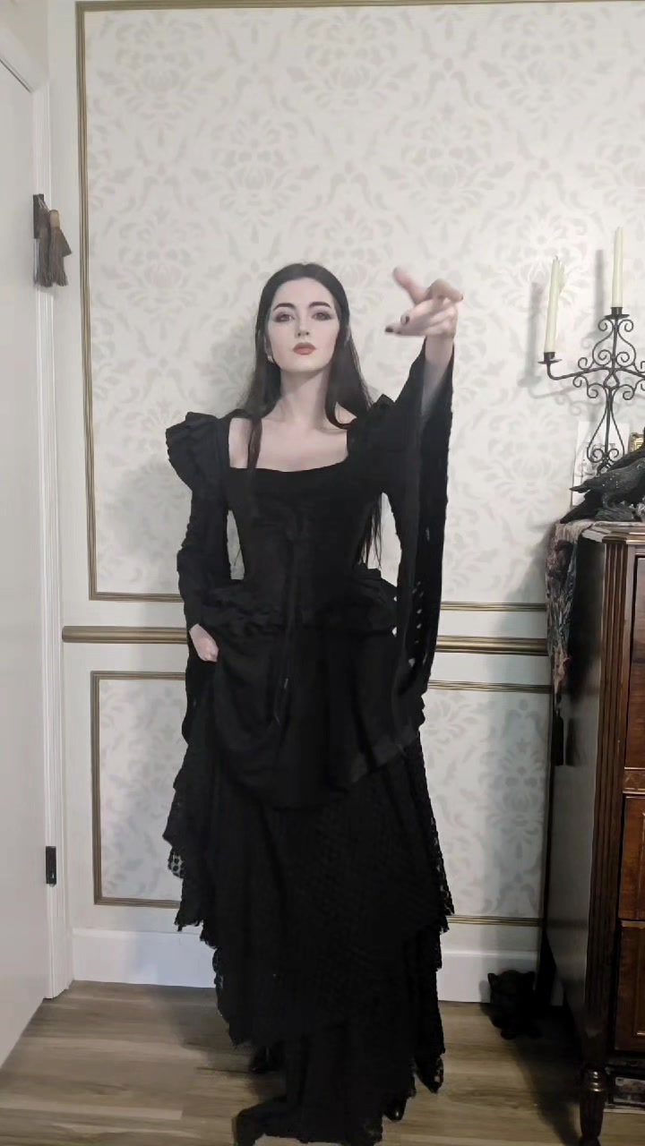 @maudlinoddity