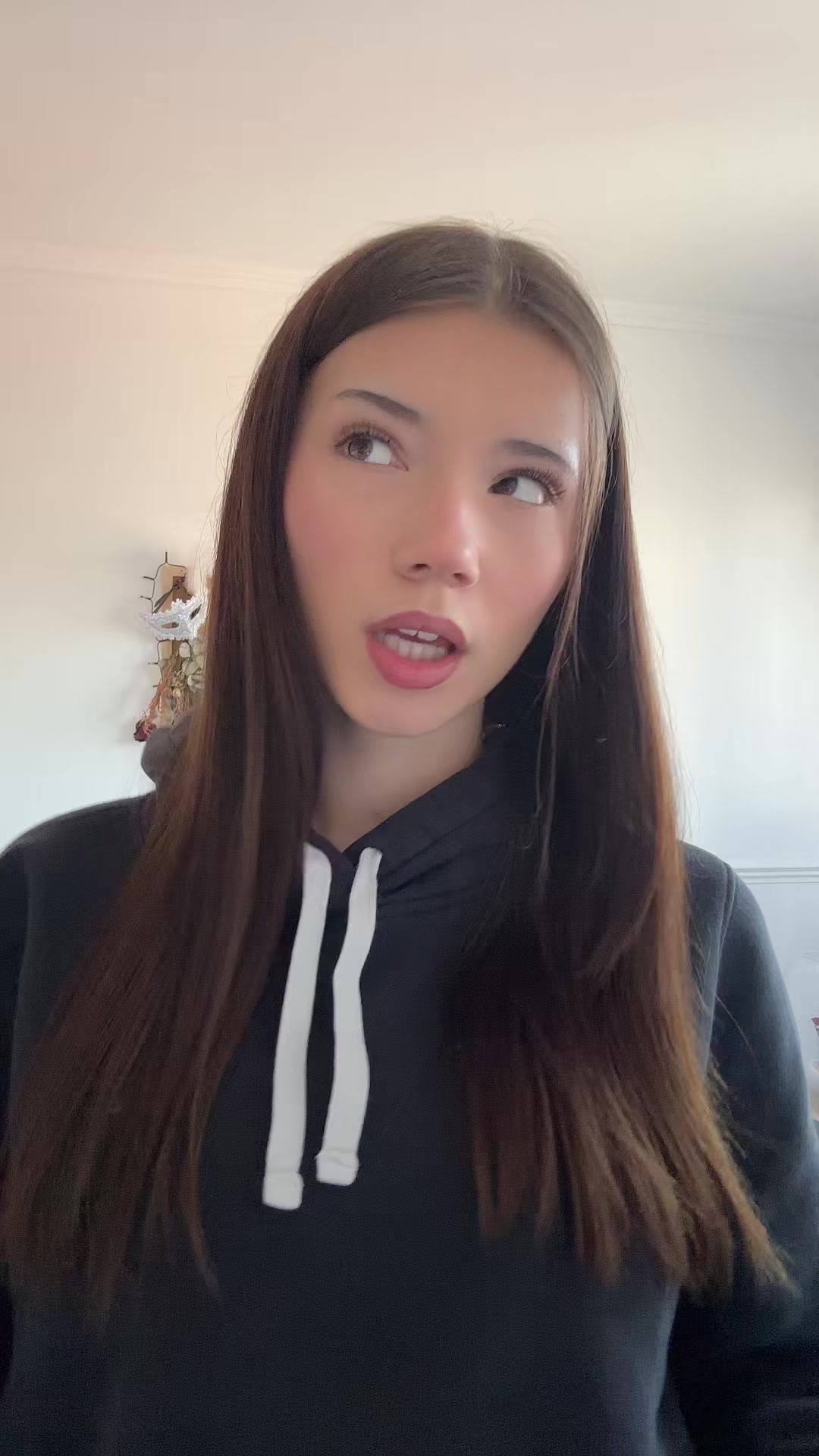 @???