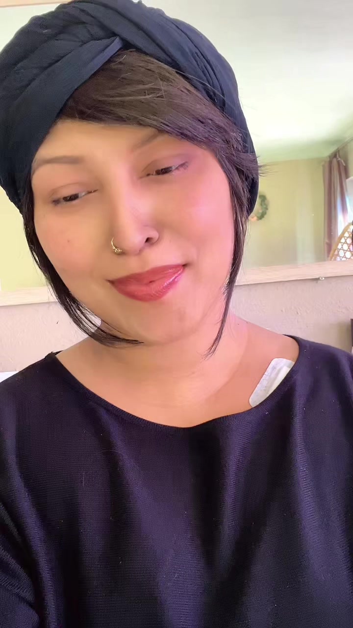 @Tharshi🖤❤️
