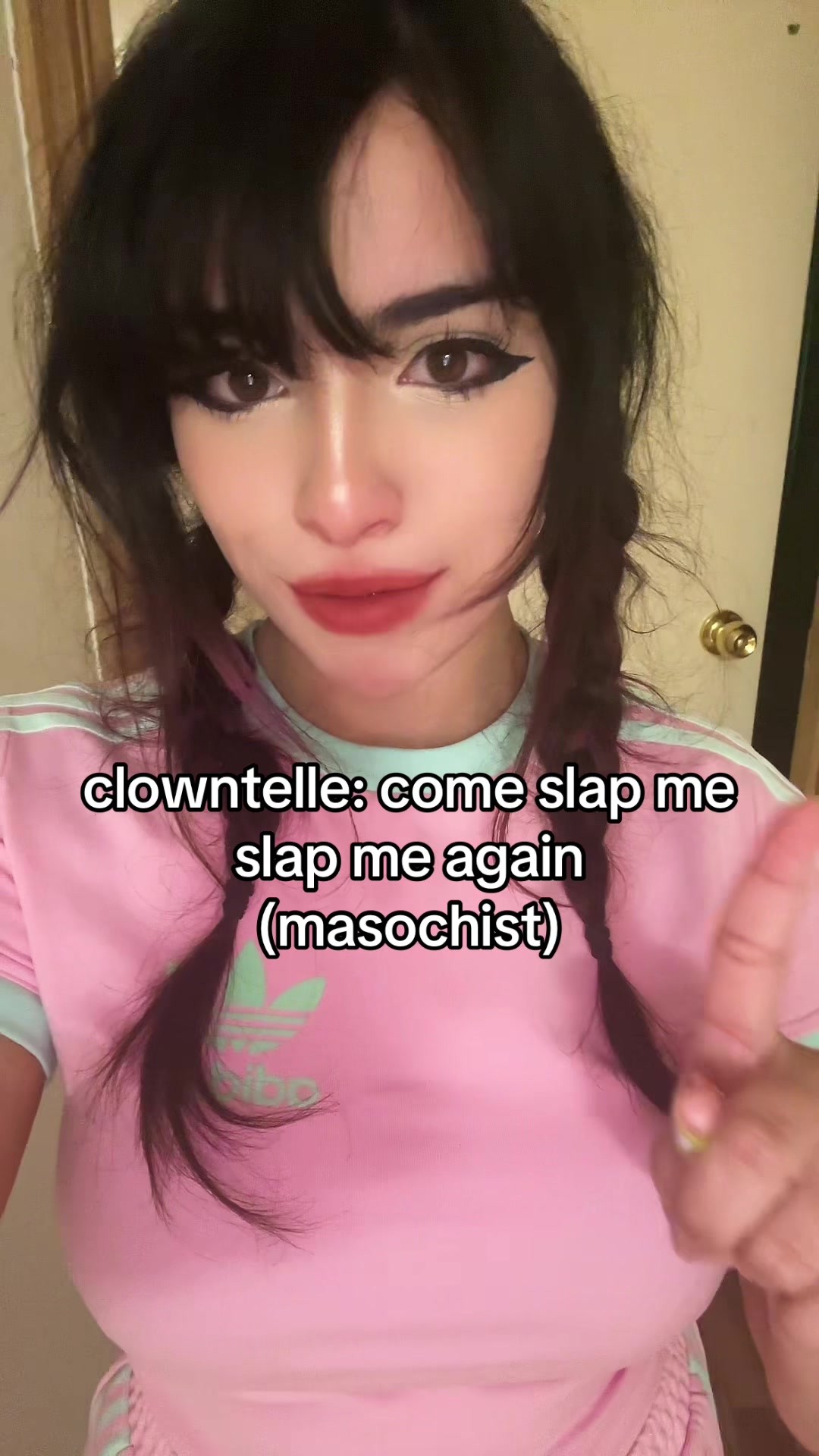 @clowntelle