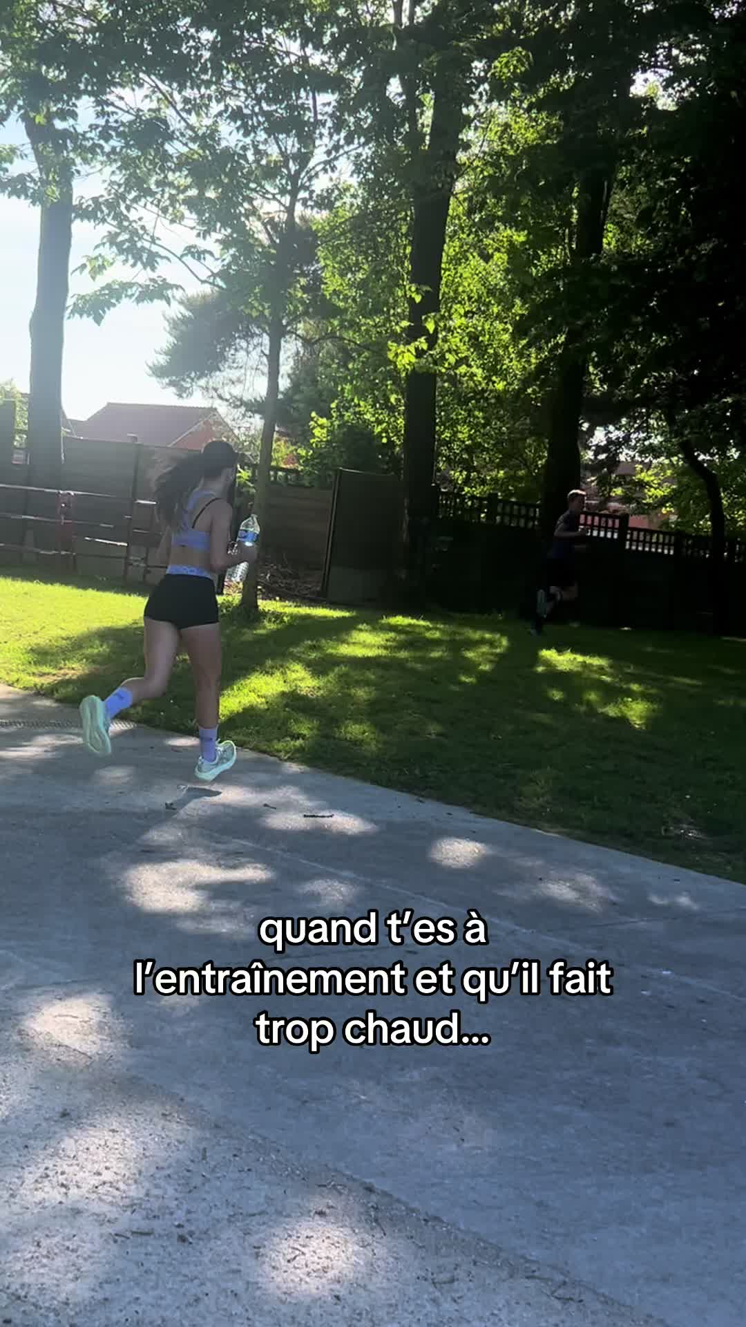 @Capucyneeee