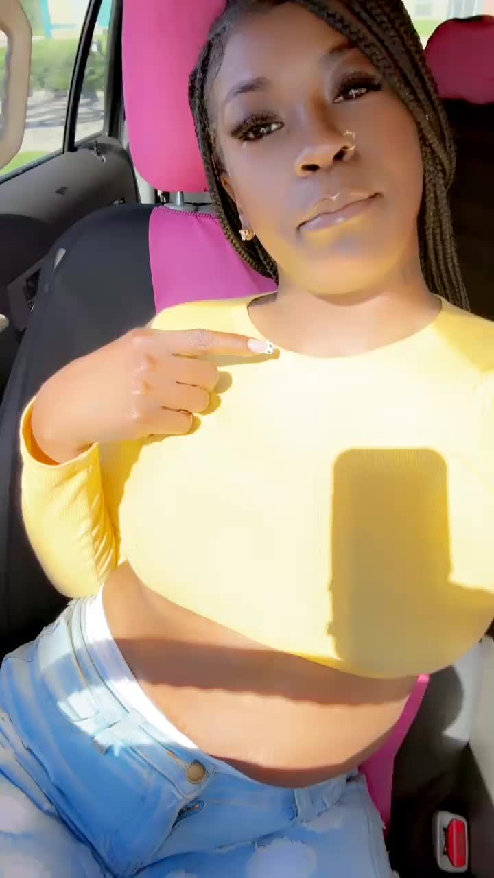 @lovelyRoni🥰