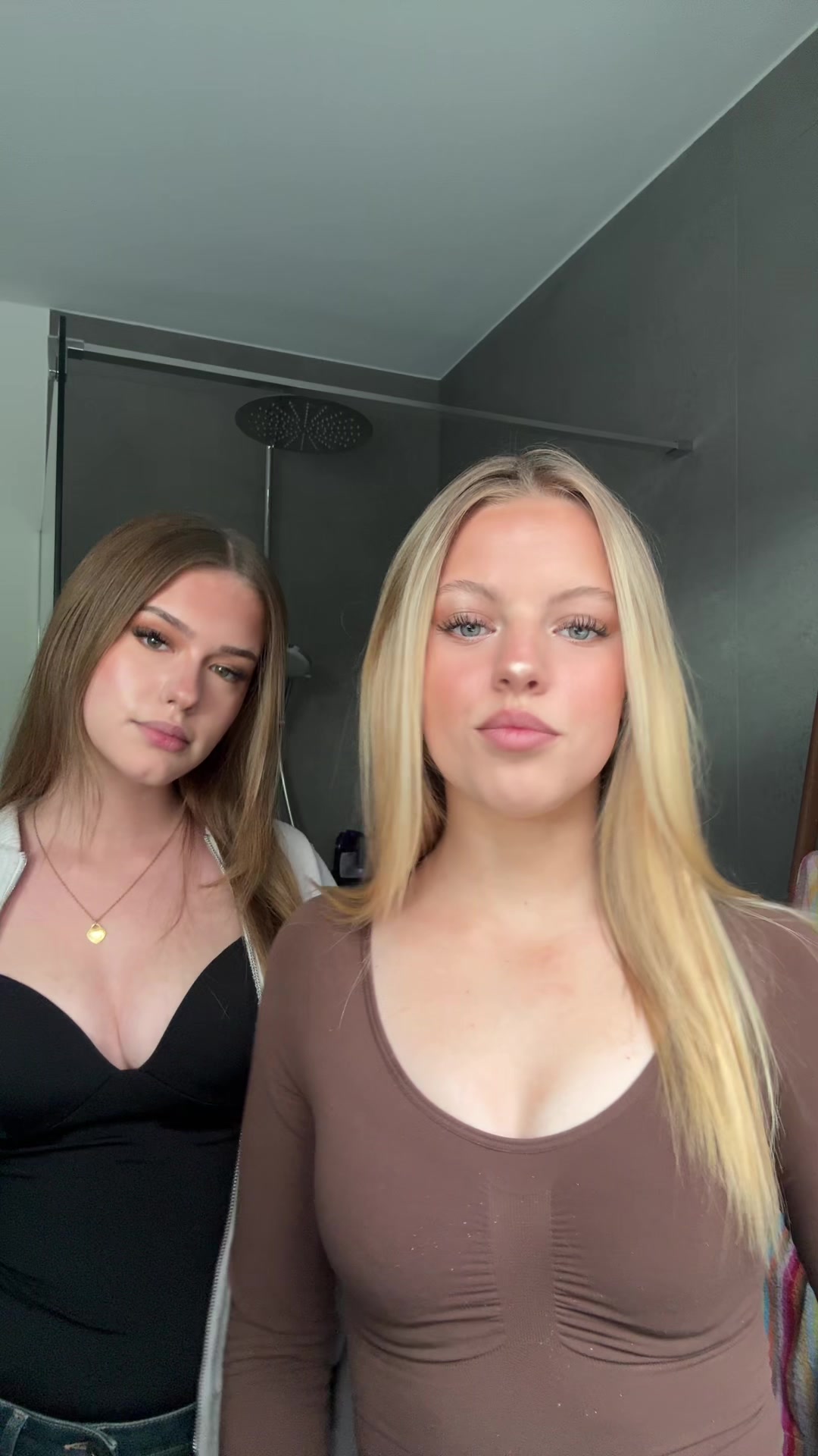 @NELE 🦭