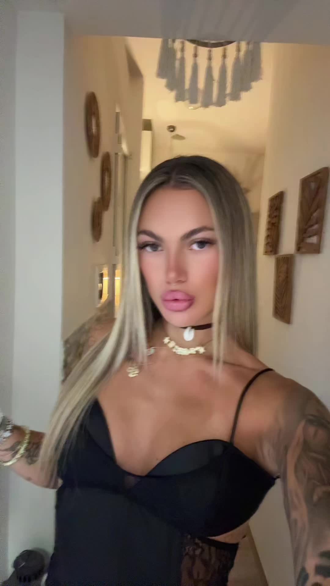 @Amorosa_aurora