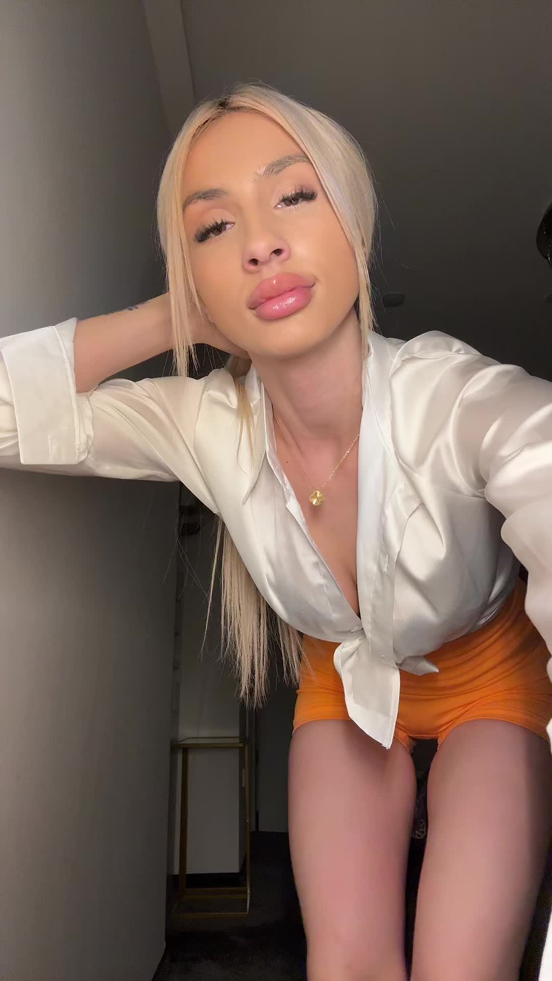 @Vazzzle