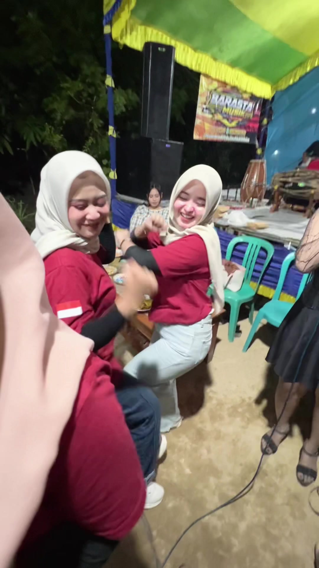 @๐ซ๐๐ฐ๐๐๐๐ฆ
