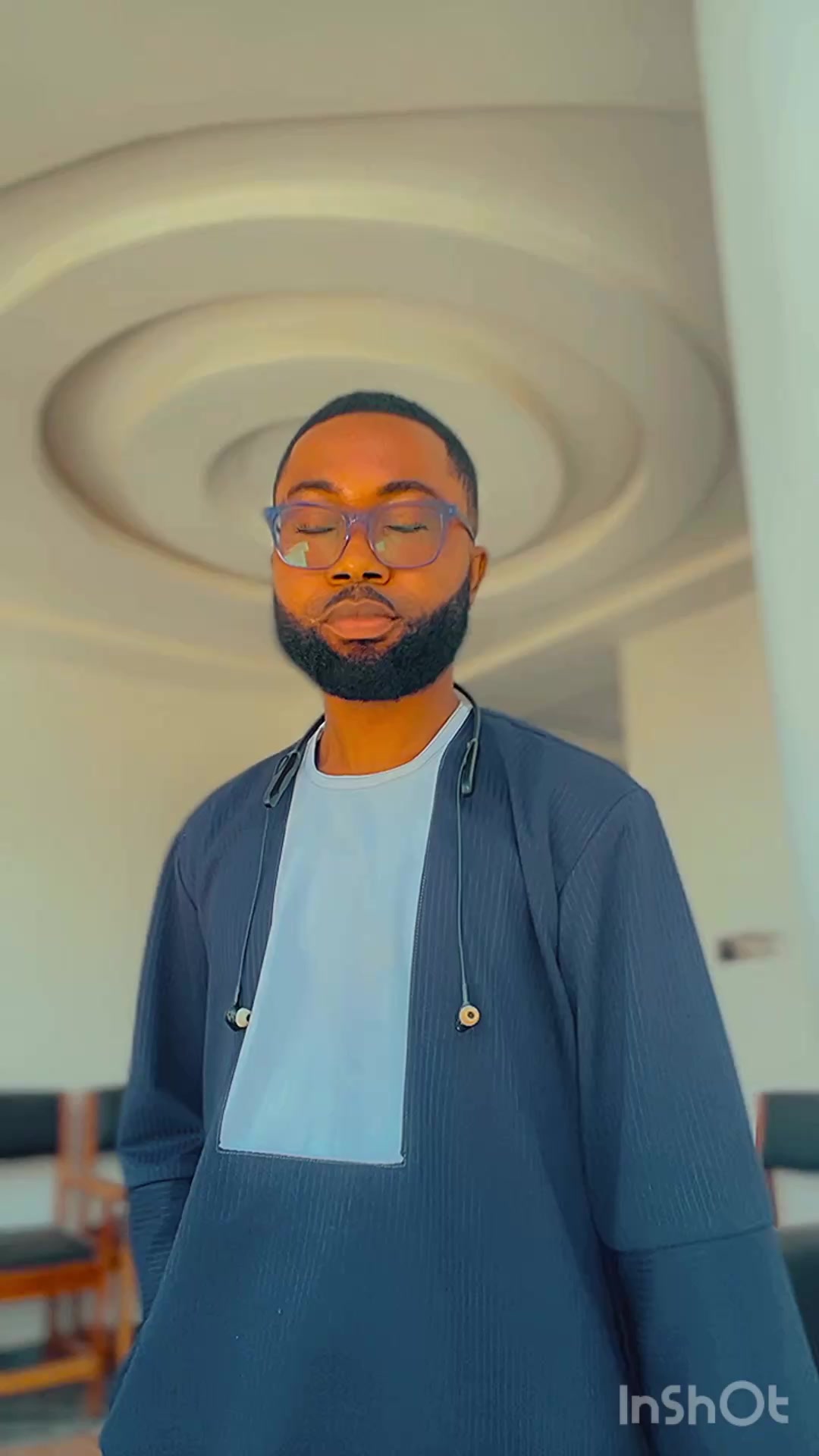 @HUGHES_LARRY 🇬🇭