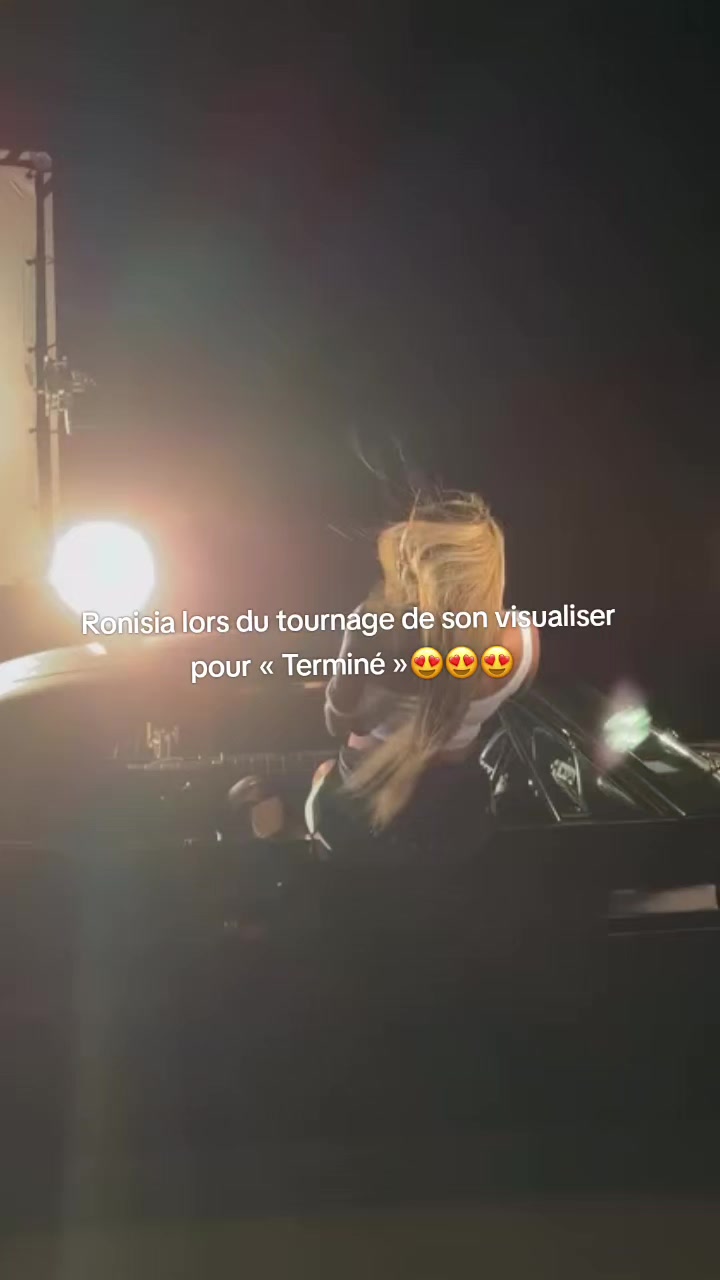 @Love_Ronisia_ᥫ᭡