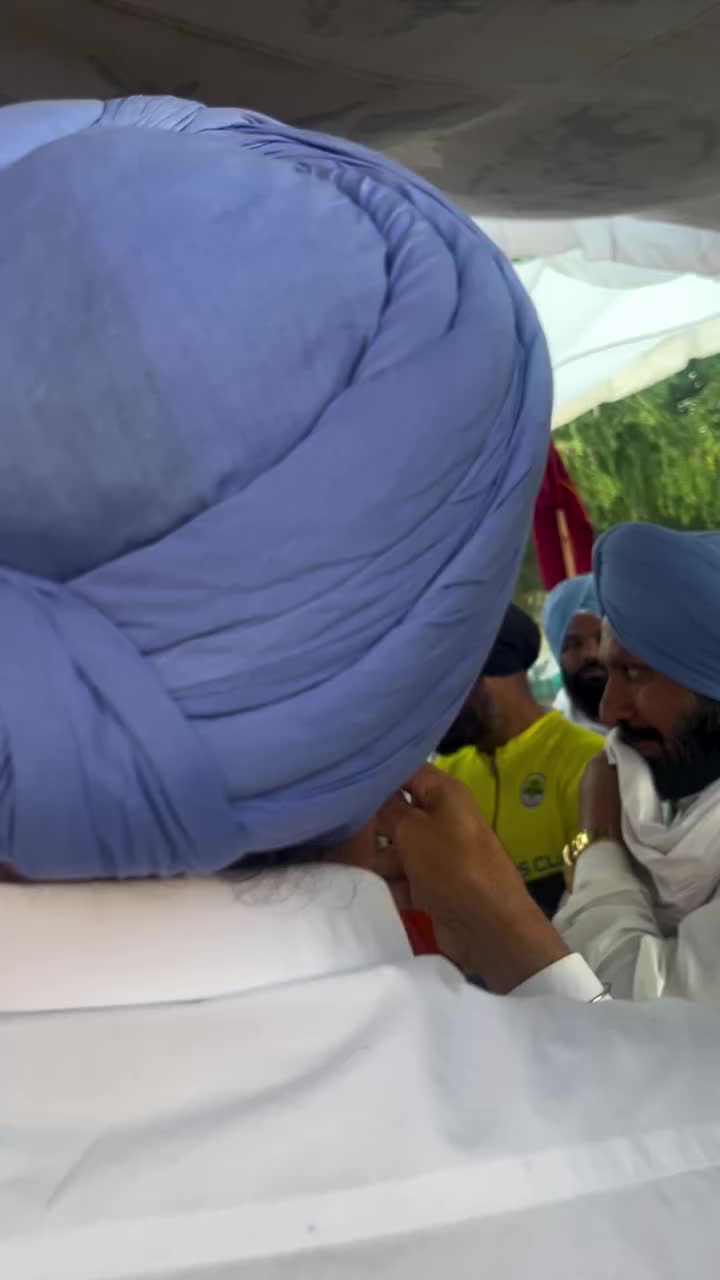 @Yeh Kali Kali ankhe 👀