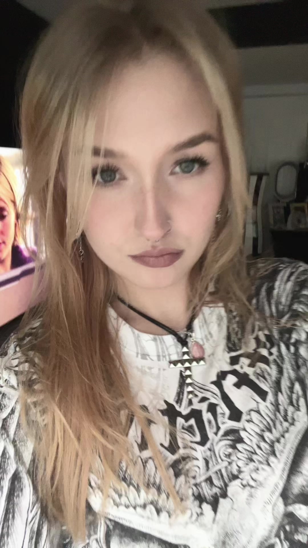@lo