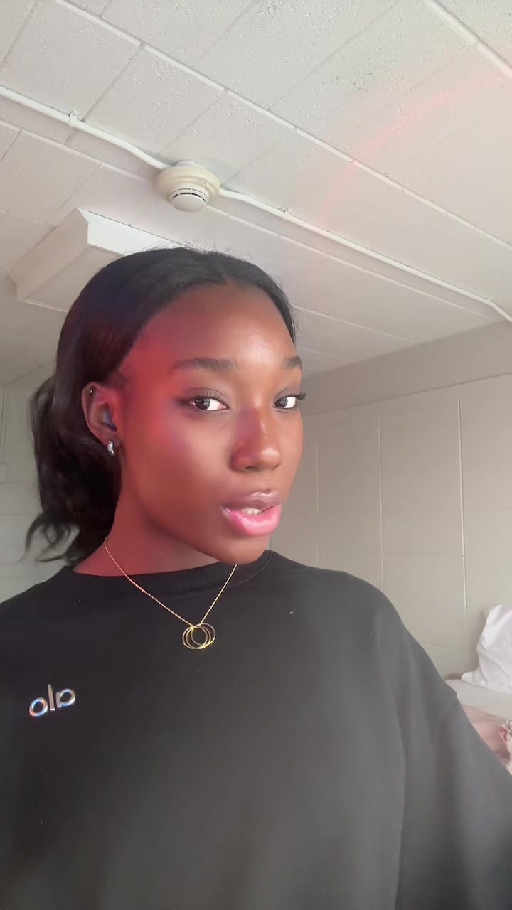 @Liv