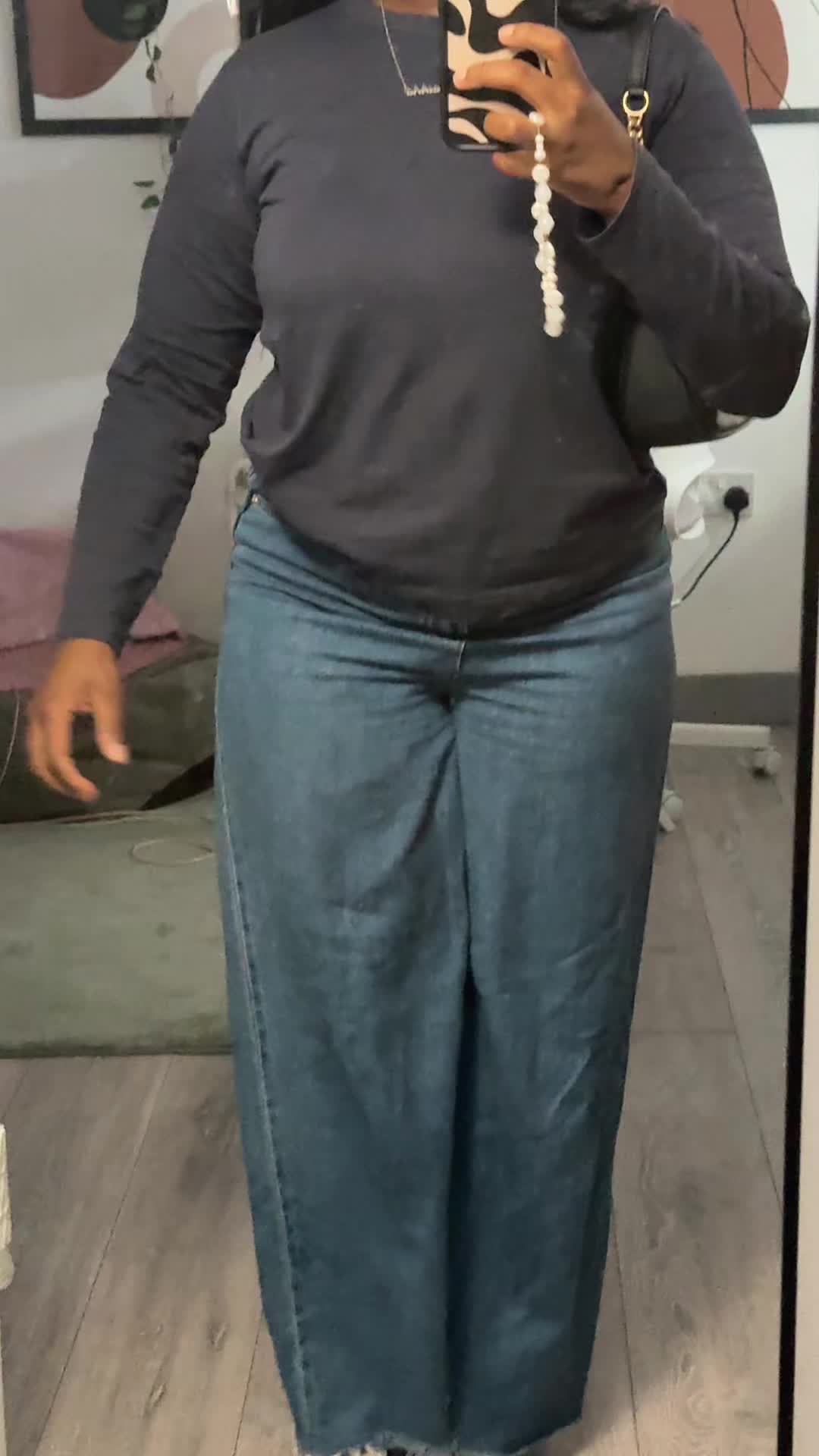 @Laylay