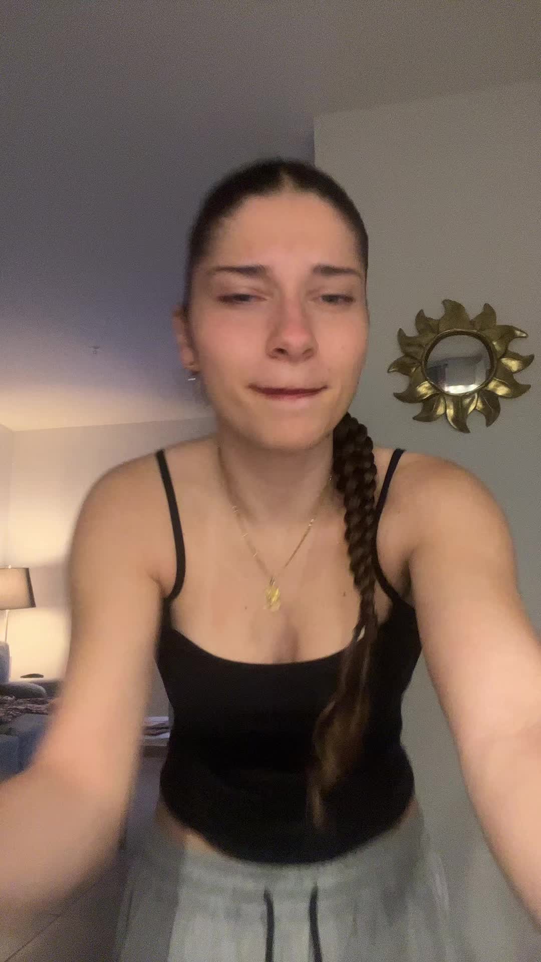@???