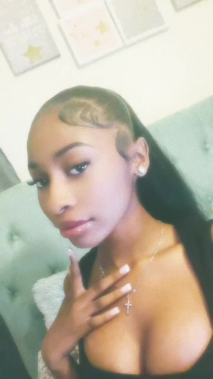 @Milan Ayanná
