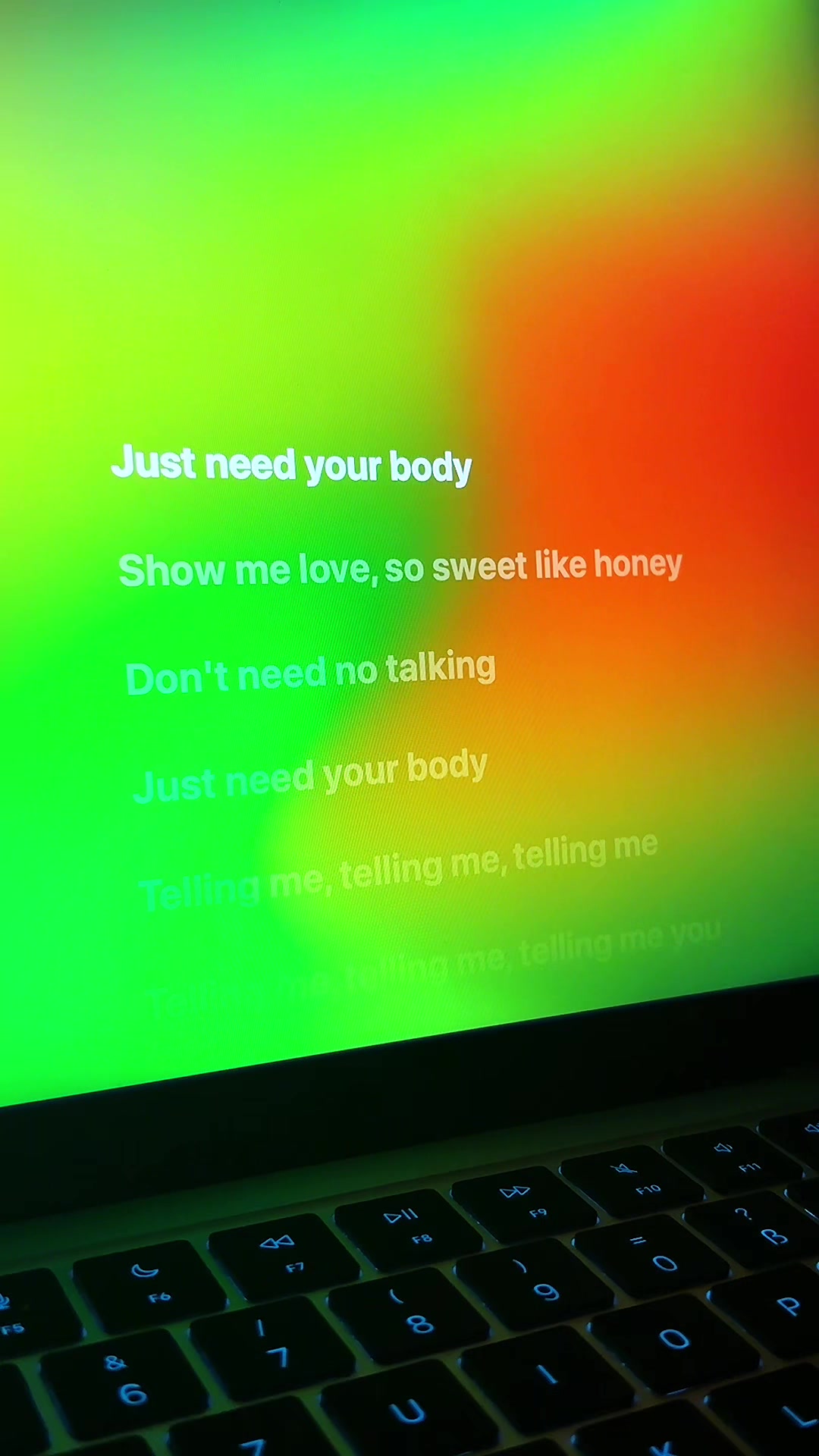 @🎧