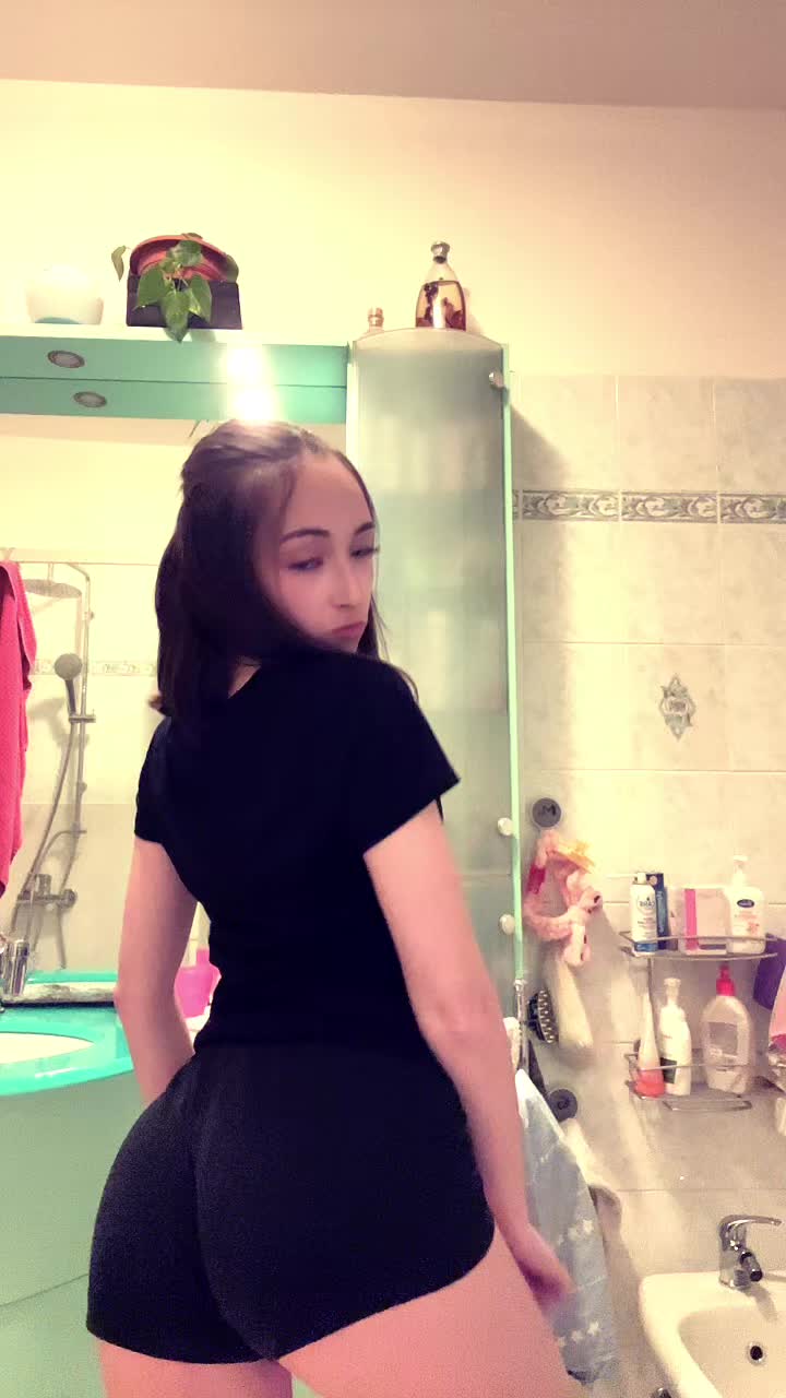 @👧🏻