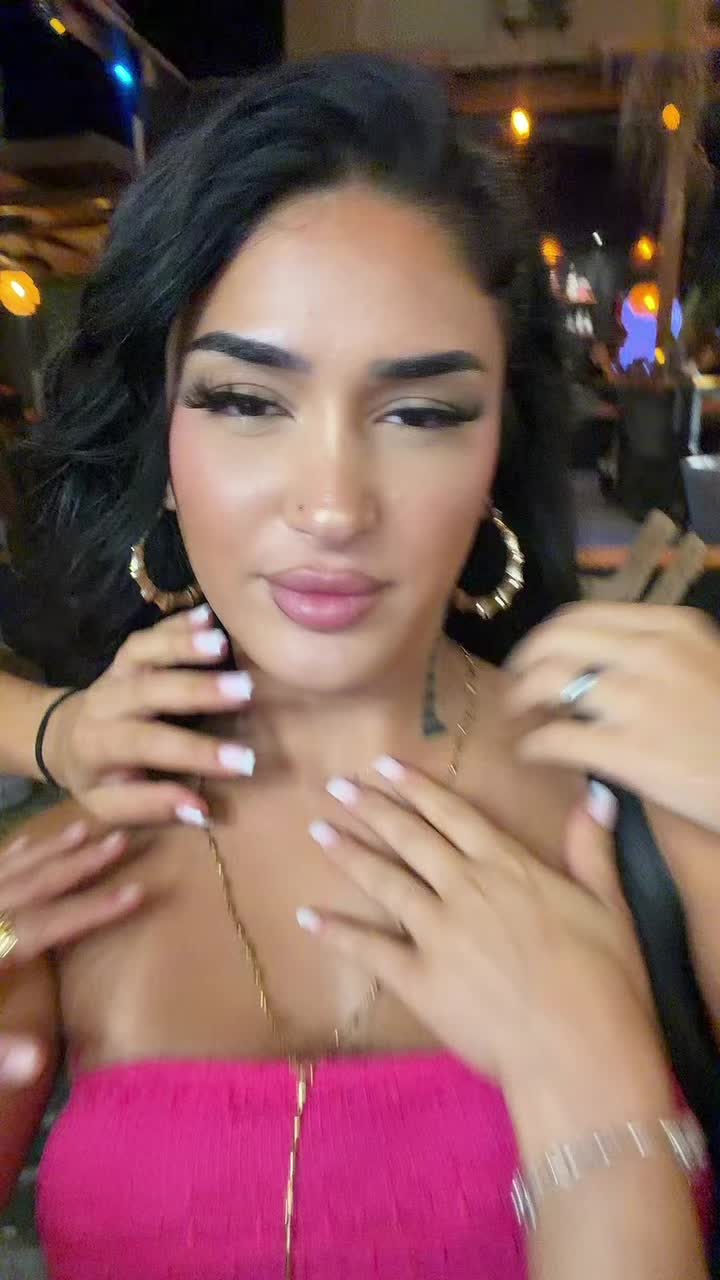 @Vinoschh