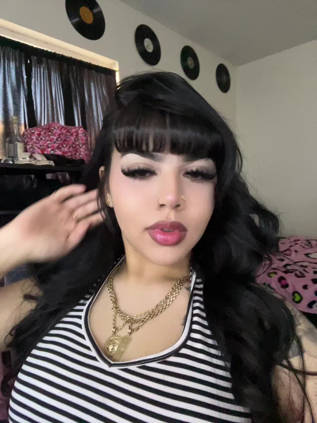 @♛