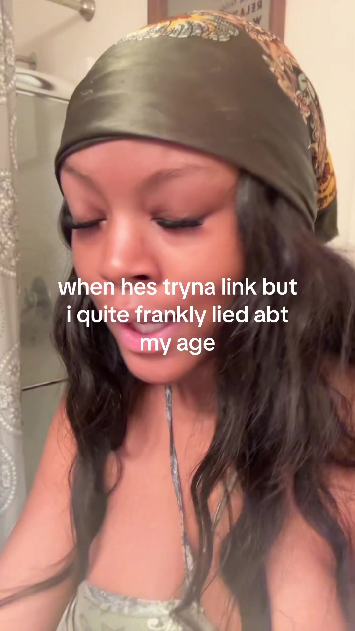 @𖣂