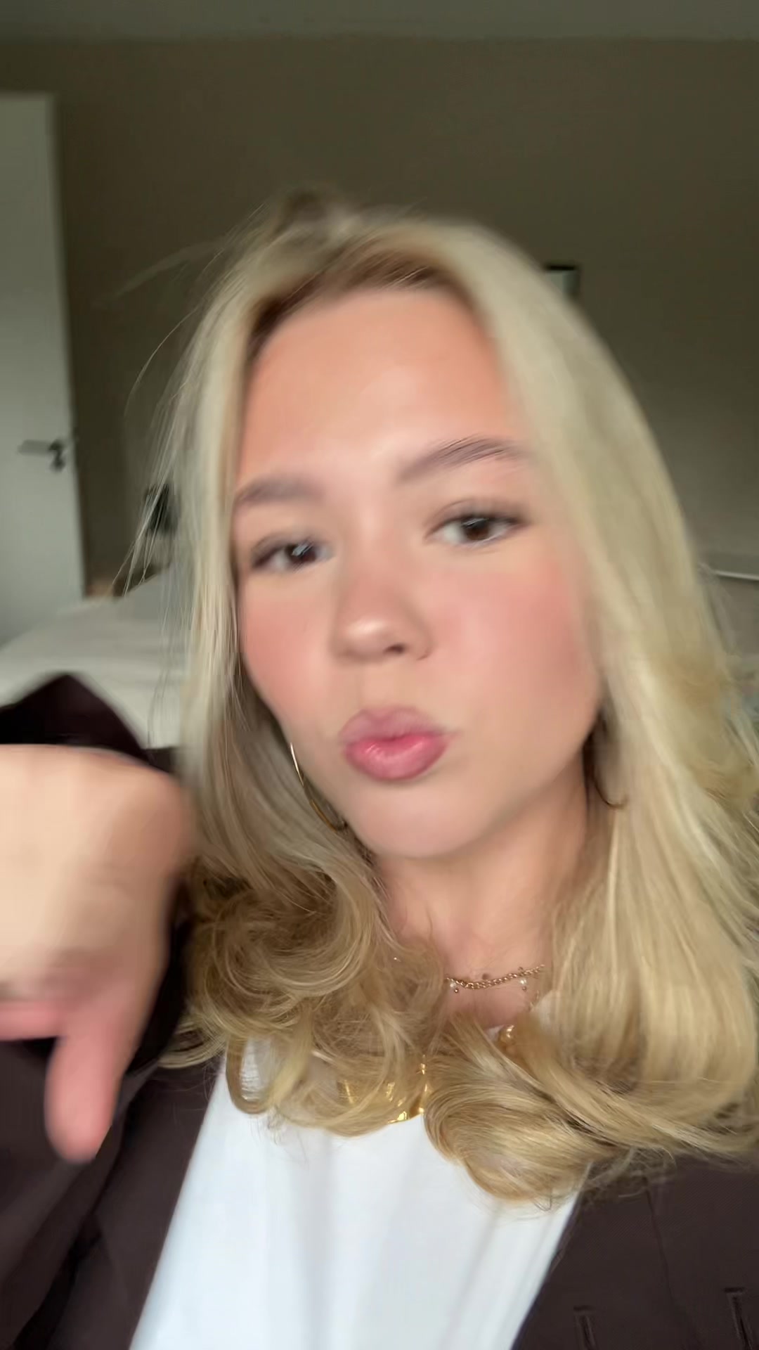 @Vꨄ