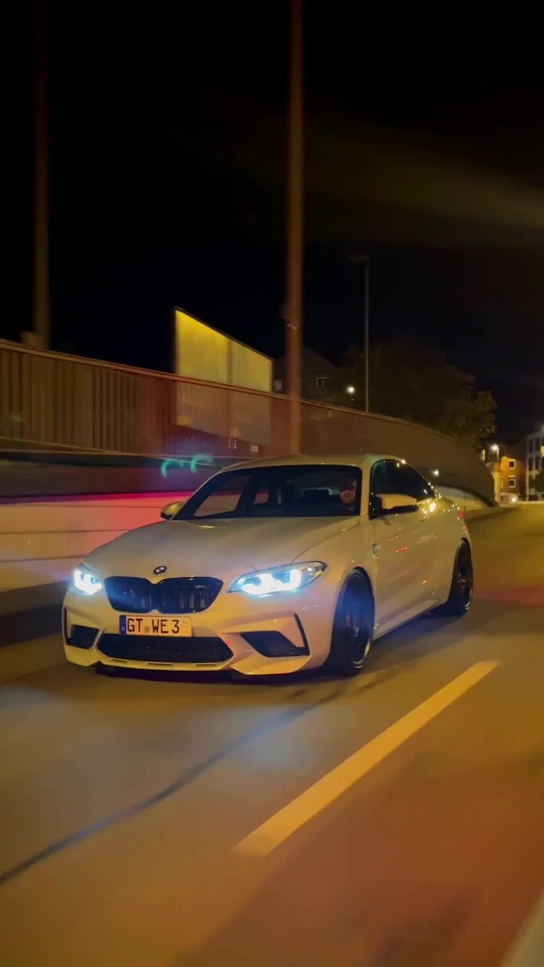@///m2com