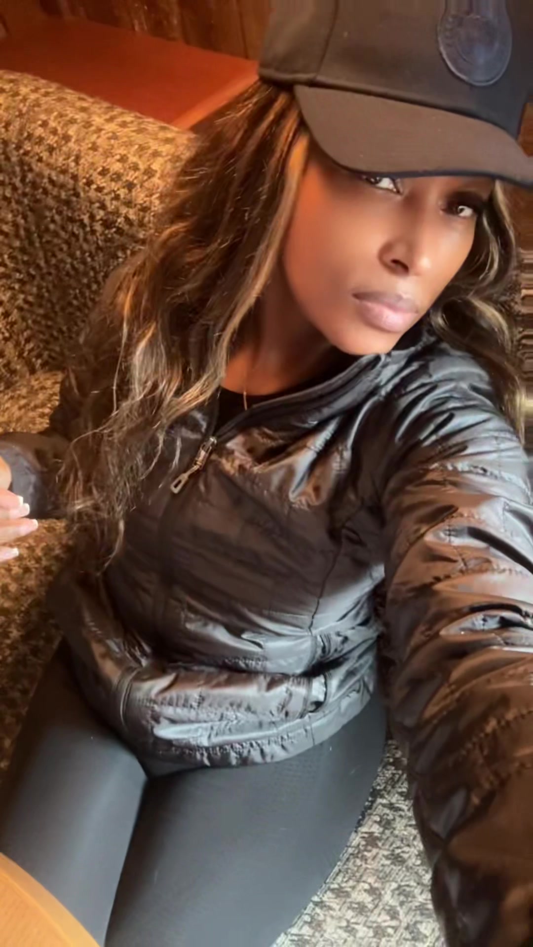 @Jlove25