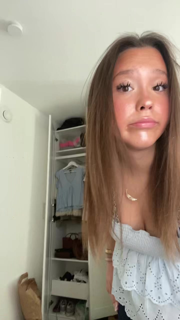 @Emmivkm