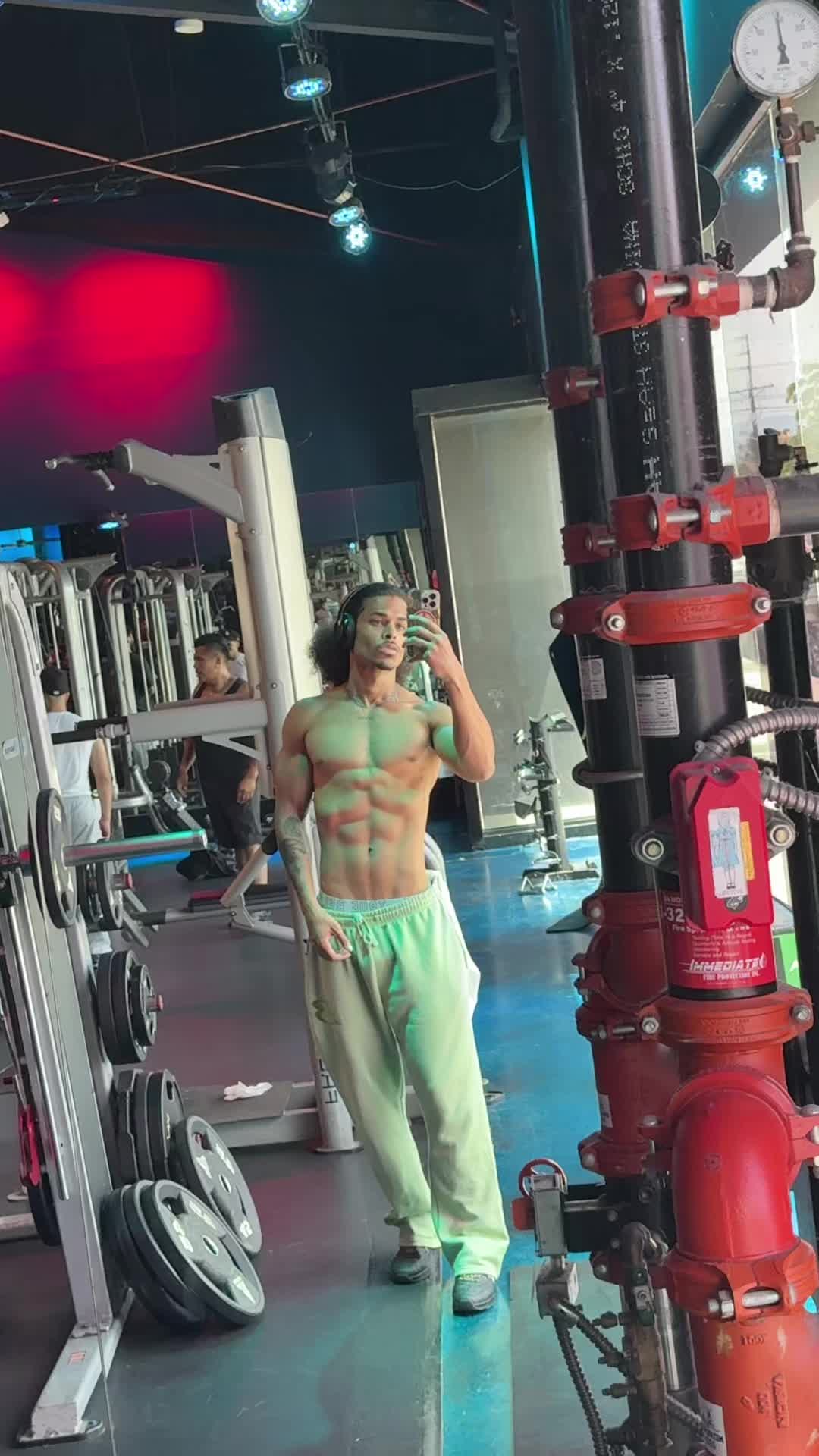 @Prettyboiballo