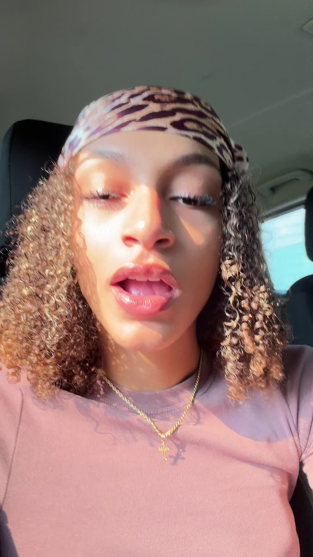 @carleeebaee